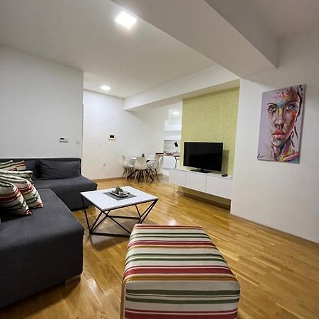 Skopje Centar Margarita Luxury Aprtment Appartement Buitenkant foto
